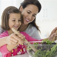 https://connect.bcbsok.com/cfs-file/__key/communityserver-blogs-components-weblogfiles/00-00-00-00-02/MotherDaughterHealthyFood.jpg