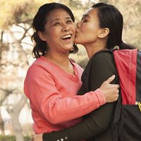 https://connect.bcbsok.com/cfs-file/__key/communityserver-blogs-components-weblogfiles/00-00-00-00-04/college-care-package-parent.jpg
