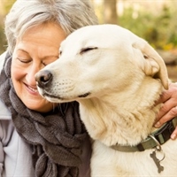 https://connect.bcbsok.com/cfs-file/__key/communityserver-blogs-components-weblogfiles/00-00-00-00-09/senior-citizen-with-dog.jpg