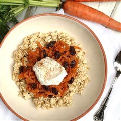 carrot cake overnight oats 